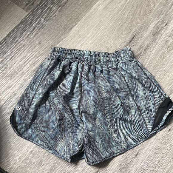 Lulu hottie hot shorts - Picture 6 of 6